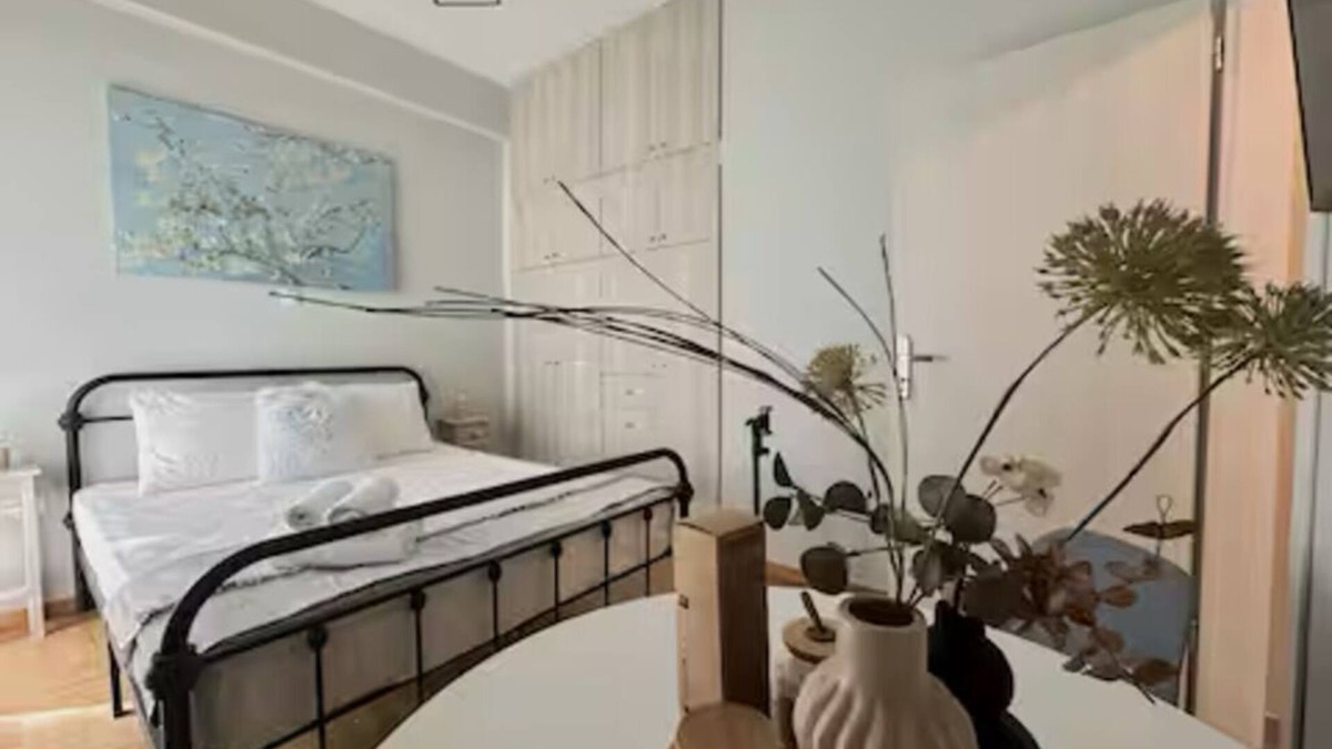 Ampelokipoi Apartment | Athenian Cosy Getaway