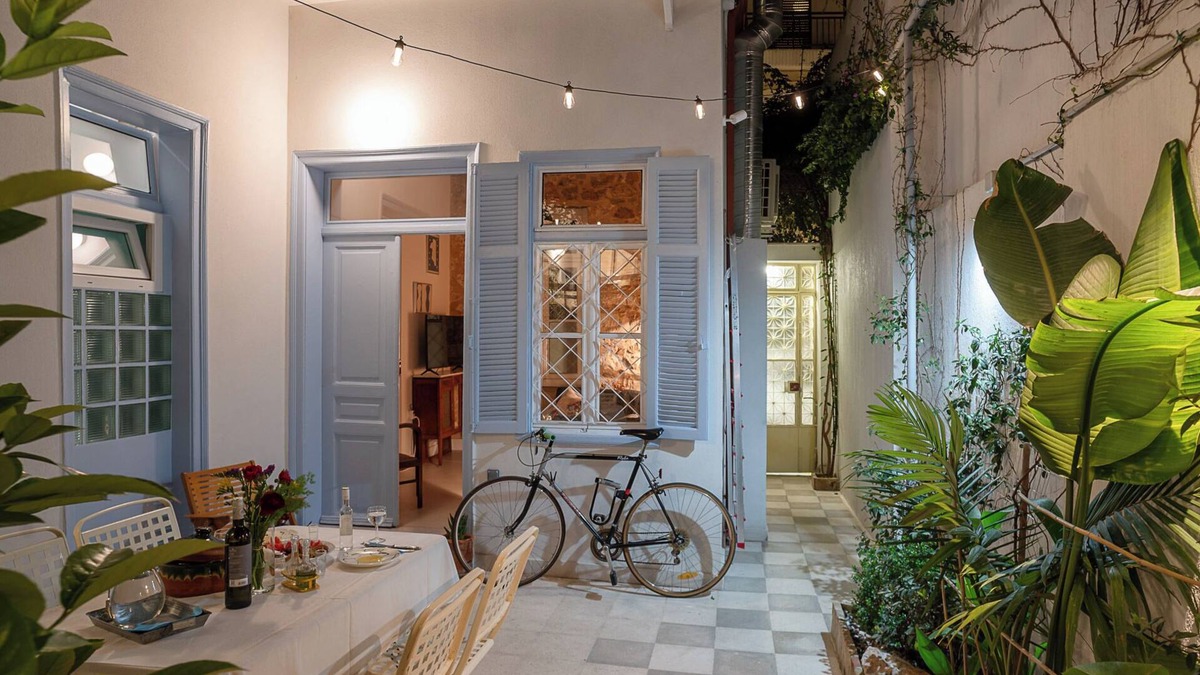 Kolokinthou Condo | Athenian Cypress House