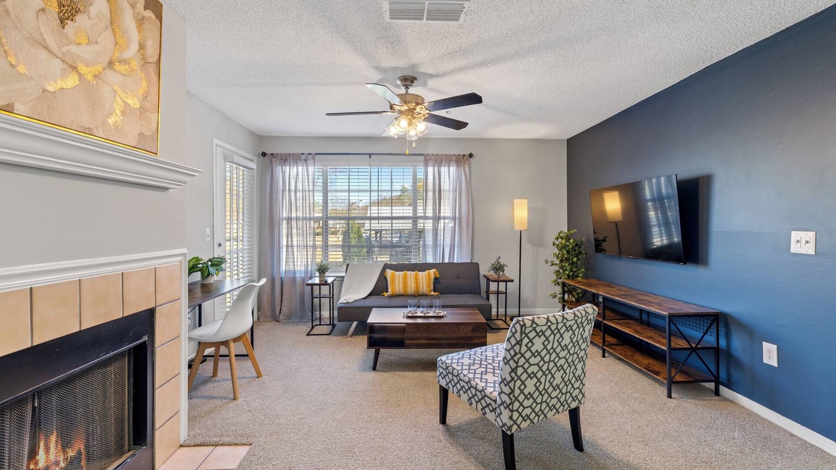 Athens Apartment | Athens Stay near UGA, Pool + Gym & Bear Hollow Zoo, Sleeps 8.
