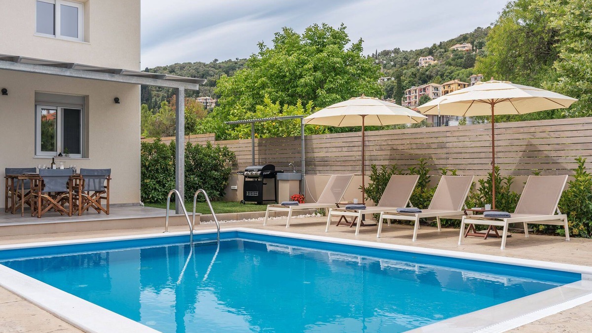 Apolpaina Villa | Athiri Villa just 2km from Lefkada city center