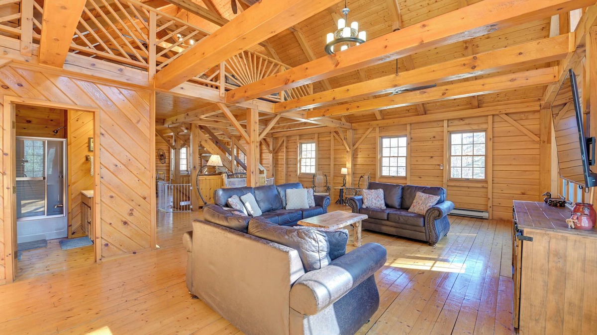 Athol Cabin | Athol Cabin w/Deck & Fire Pit, 10 Mi to Lake