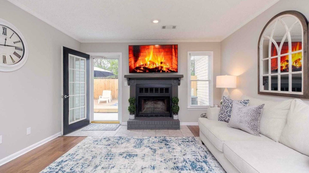 Warner Robins House | AtHome+1 | 2BR Townhouse | Pet Friendly