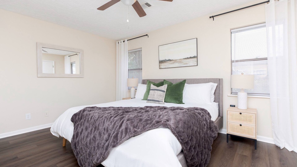 Perry House | AtHome+1 Stay | 3BR Pet Friendly | Perry Fair