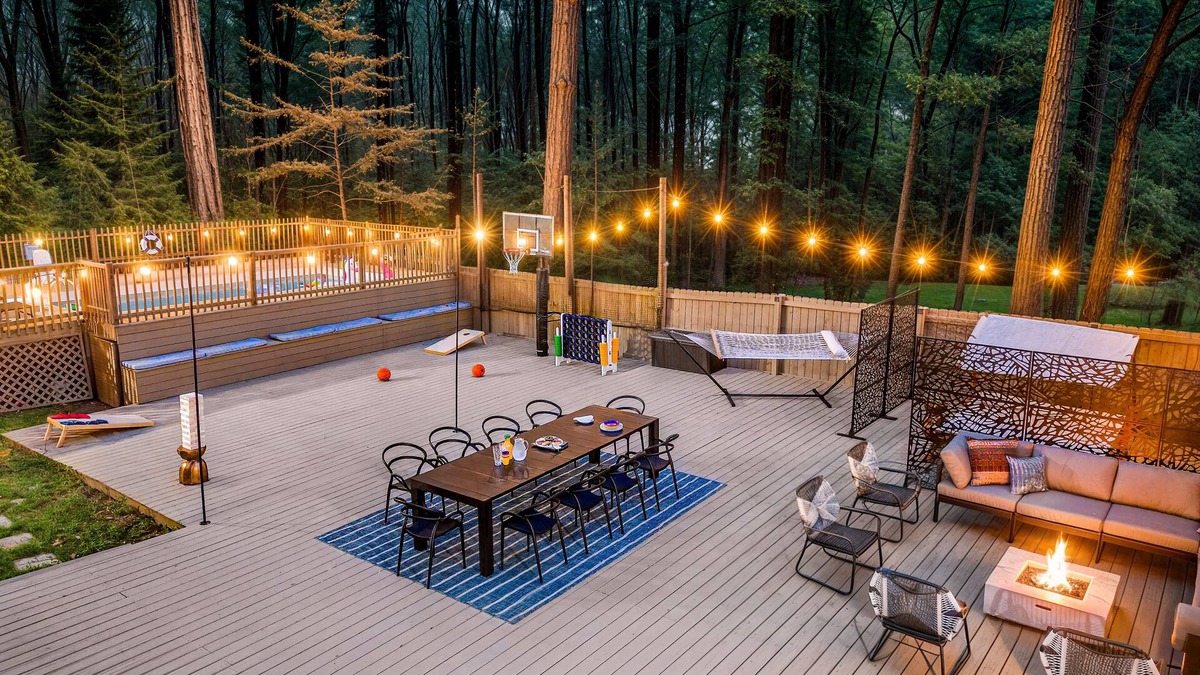 Collier Heights House | ATL Patio Paradise - Pool, Hot Tub, Movie Theater, Game Room, B-Ball, Arcades!