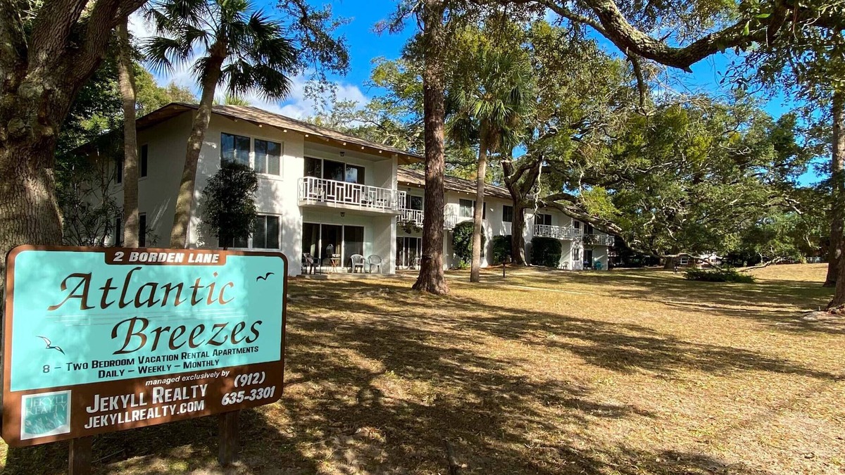Jekyll Island Apartment | ATLANTIC BREEZE #7 2 bedrooms, 1 bathroom