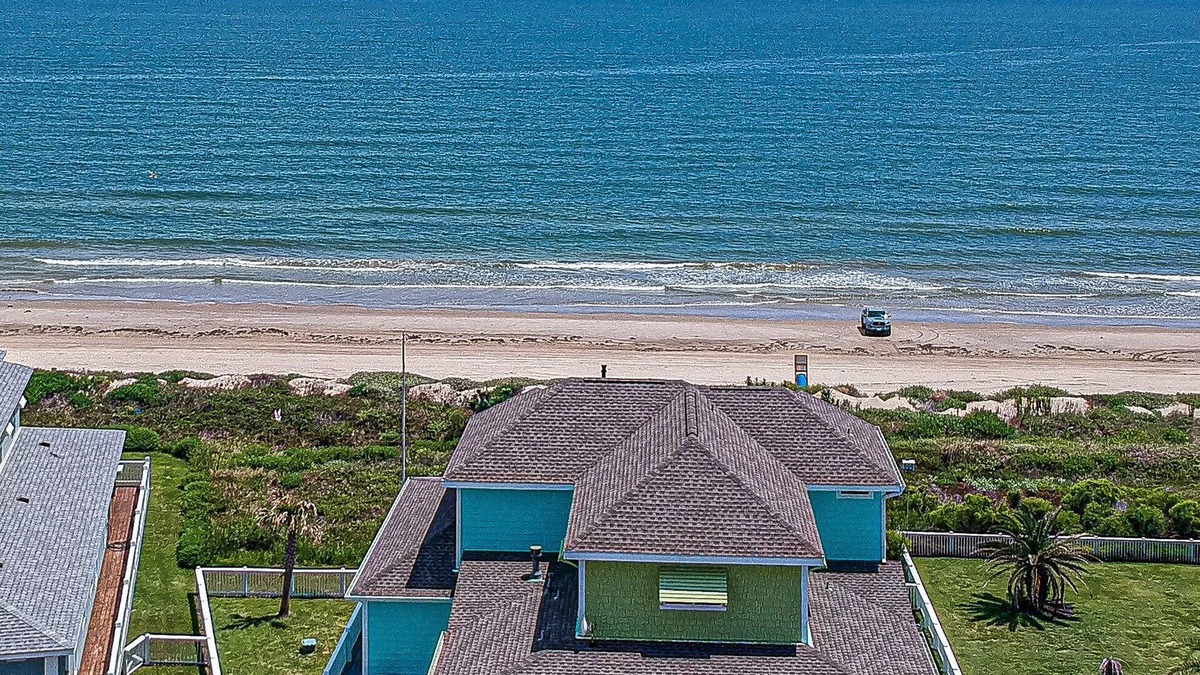 Port Bolivar House | Atlantis: 4 BR, 3.5 BA House in Crystal Beach, Sleeps 12