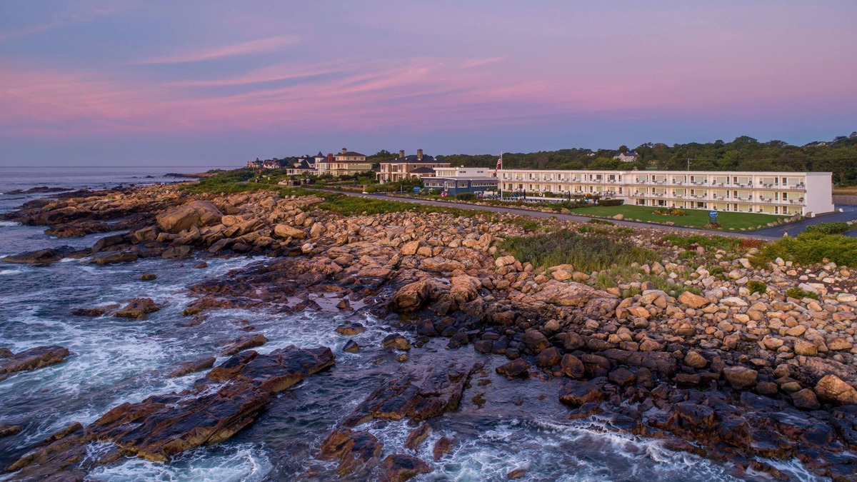 Gloucester Hotel | Atlantis Oceanfront Inn