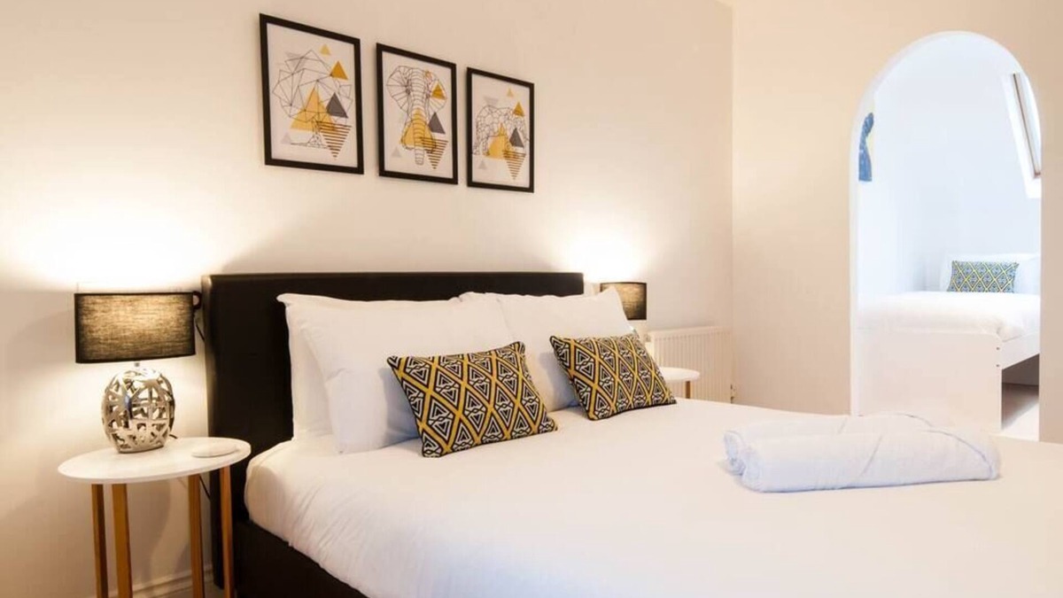 Derby House | Atlas House - Ideal for Contractors