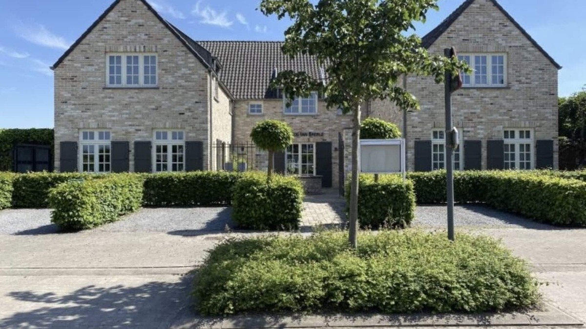 Baarle-Hertog Villa | Atmospheric country house in the green Kempen.