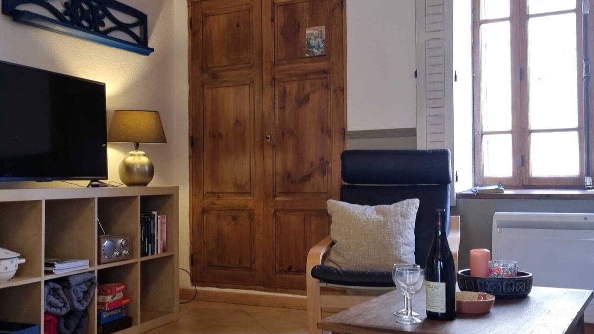Malvieres House | Atmospheric gite for 6 people with wood burning stove