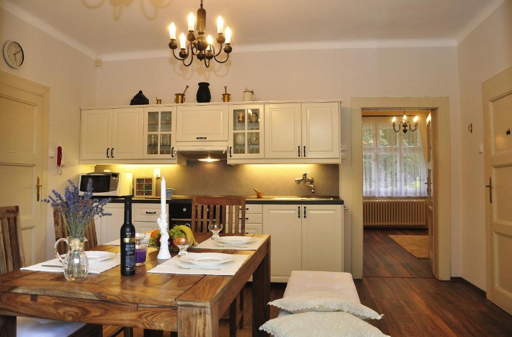 Hloubetin Apartment | Atmospheric Quiet Apartment