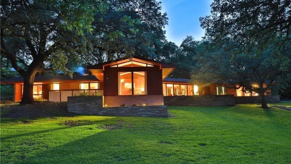 Coleman House | Atomic Ranch House at Stardust Retreat, 2 Hilltop Acres