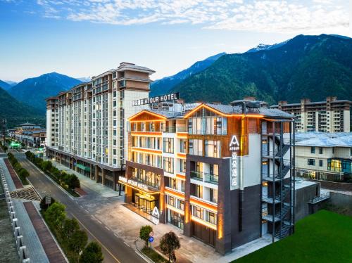 Bayi District Hotel | Atour Hotel Linzhi Bayi Nanyue Avenue