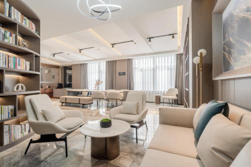 Yixing Hotel | Atour Hotel Yixing Middle Yangquan Road