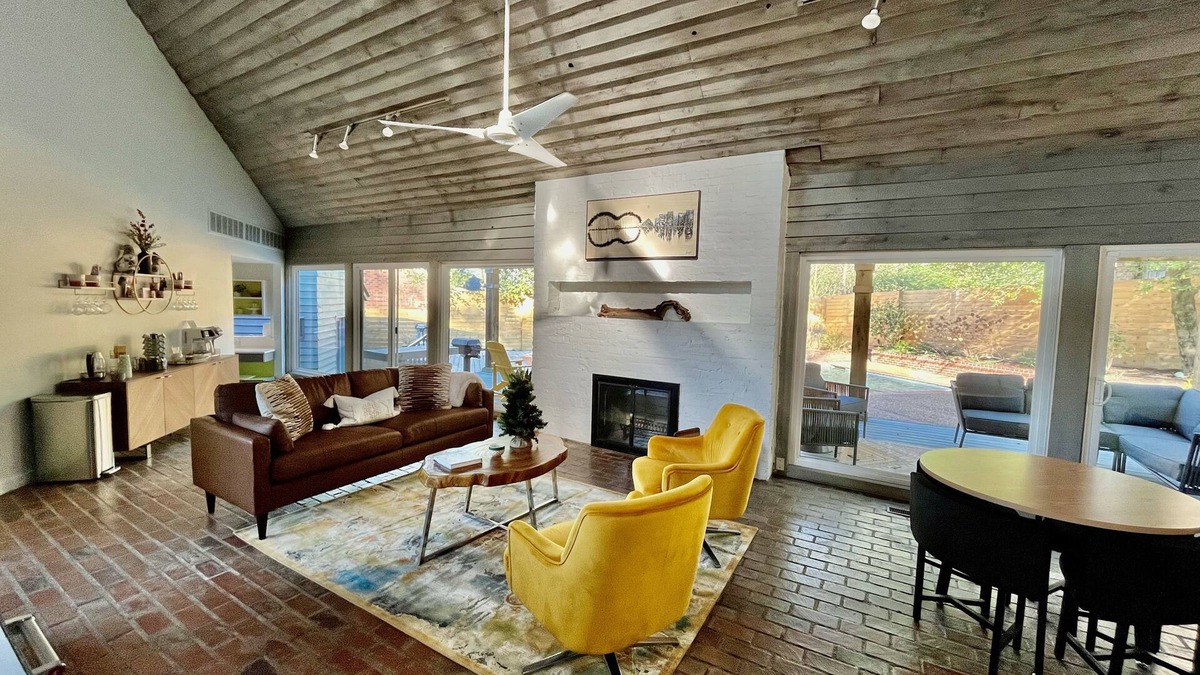East Memphis House | Atrium/sauna/gym/heated pool/5000 sf