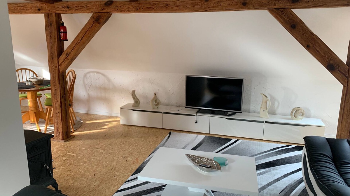 Wendisch Waren Apartment | Attic apartment Muttis Stübchen - two-room vacation apartment with eat-in kitchen
