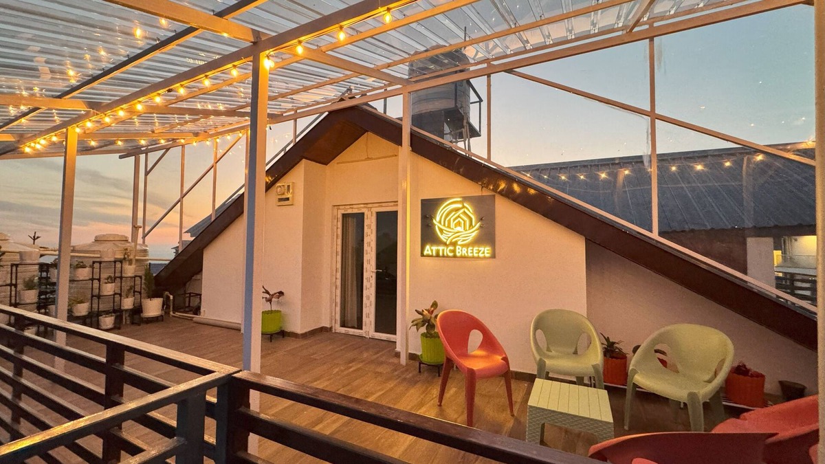 Sidhpur Ski Chalet | Attic Breeze 2BR -Mountain Villa