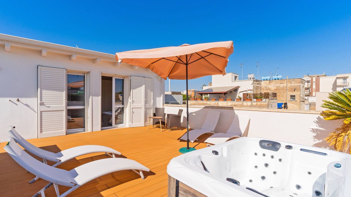 Castromediano Apartment | Attico di Leo by BarbarHouse