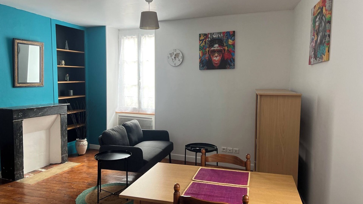 Issoire Apartment | Attractive 2-room apartment in historic center of Issoire