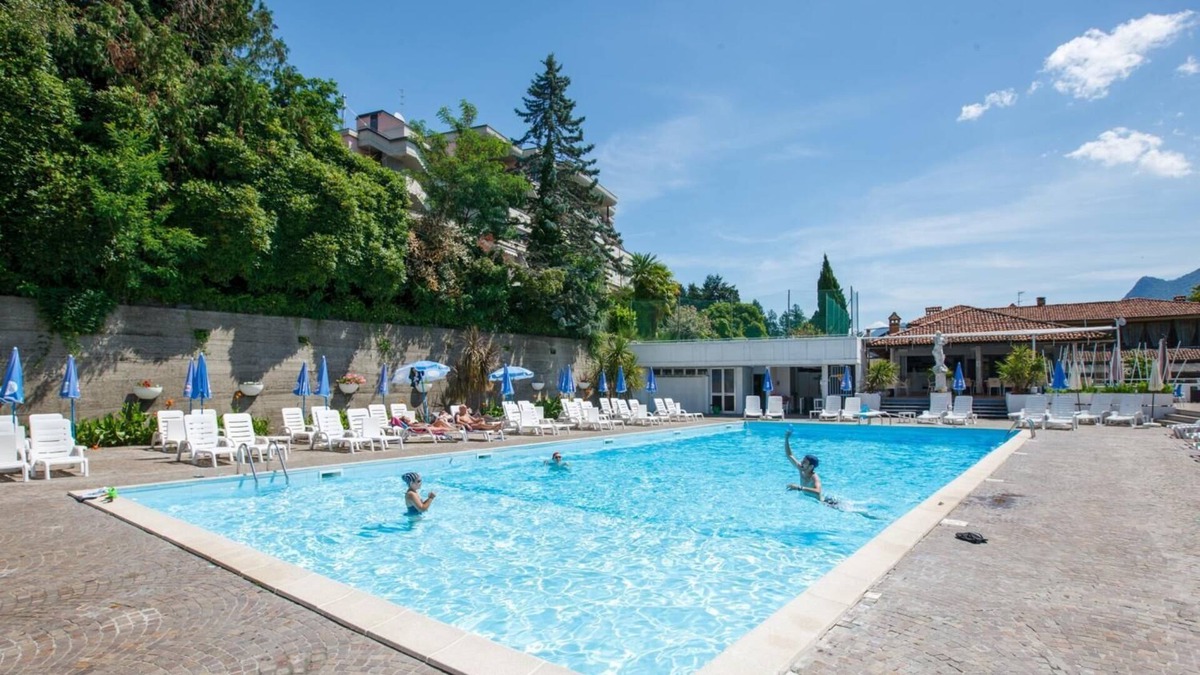 Susello Apartment | Attractive 2-room apartment with sunbath, pool and dream view