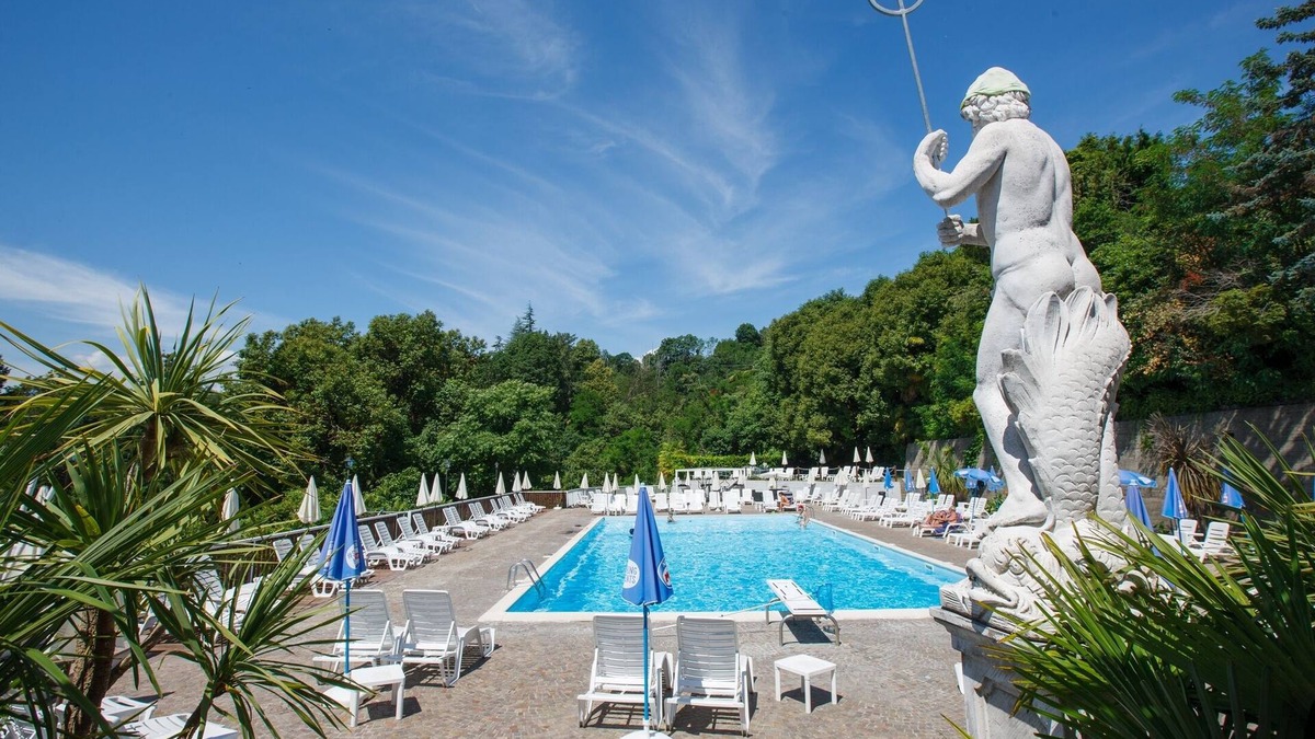 Susello Apartment | Attractive 2-room apartment with sunbath, pool and dream view