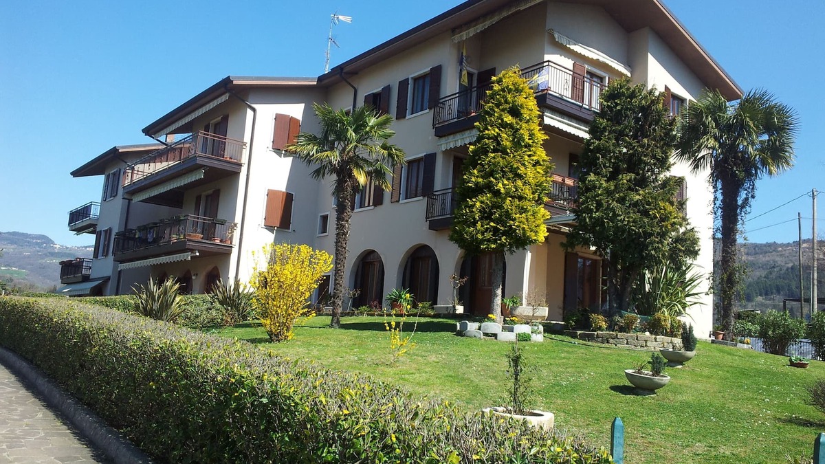 Caprino Veronese Apartment | Attractive apartment in the wine area near Lake Garda, Bardolino, Monte Baldo, Verona