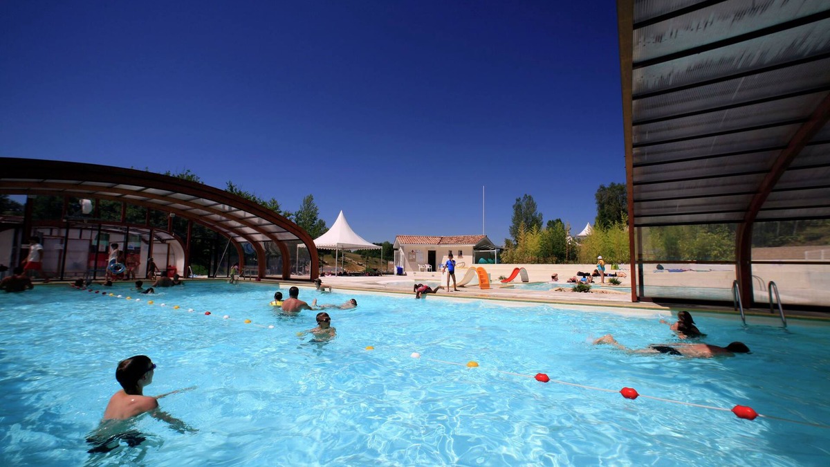 Monclar-de-Quercy Ski Chalet | Attractive Chalet on a hill in Monclar-de-Quercy
