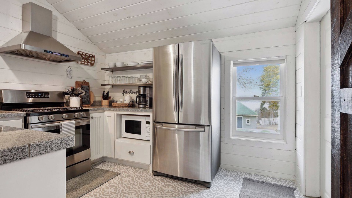 Waconia House | Attractive Downtown Waconia Lakeview Home