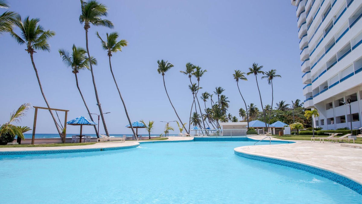 Juan Dolio - El Pueblo Apartment | Attractive & Elegant Ocean View Apartment in Juan Dolio - Pool & Garden