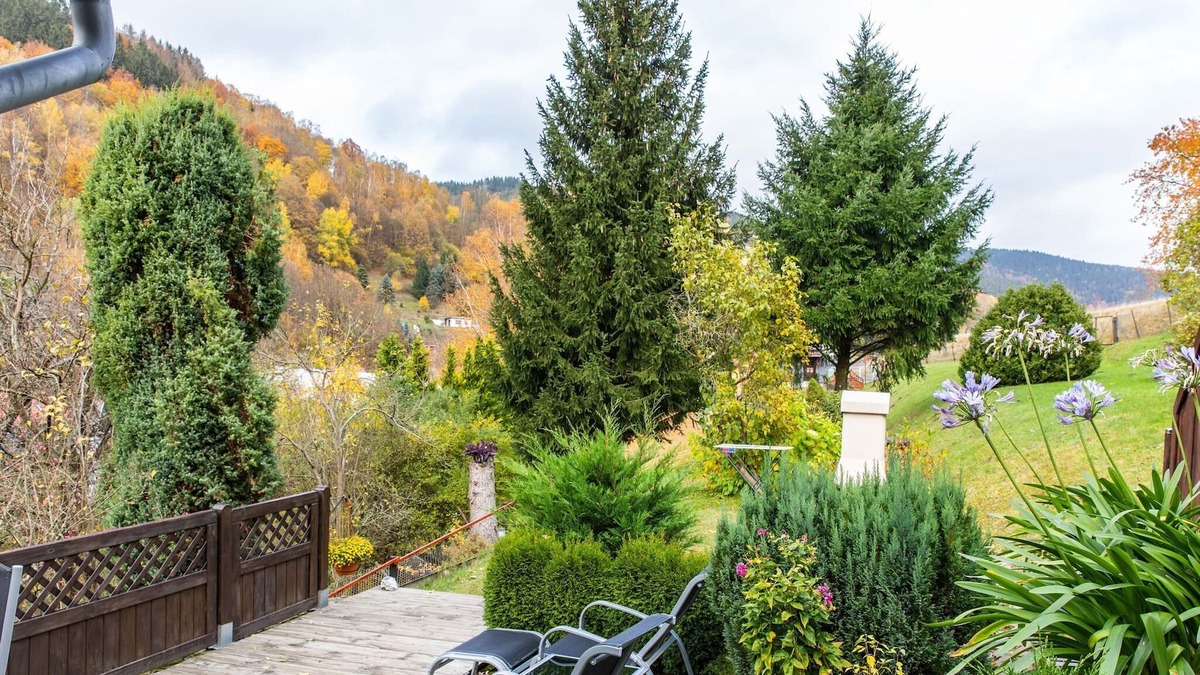 Schleusegrund House | Attractive holiday home in Schönbrunn with garden
