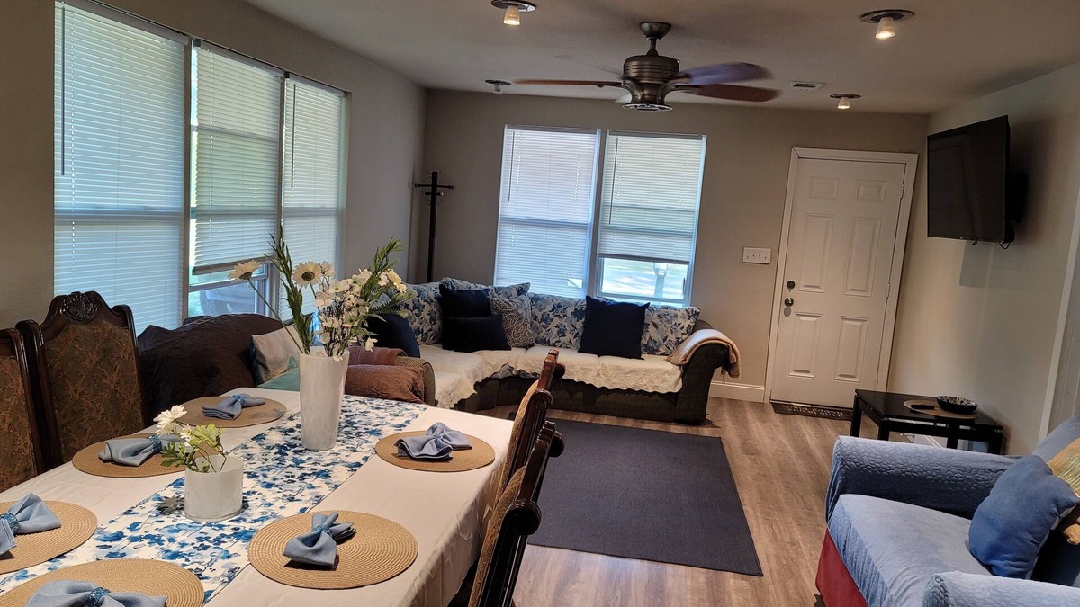 Milton House | Attractive house in the center of Milton