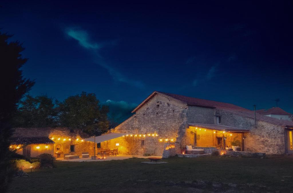 Duras House | Attractive property set within idyllic gardens