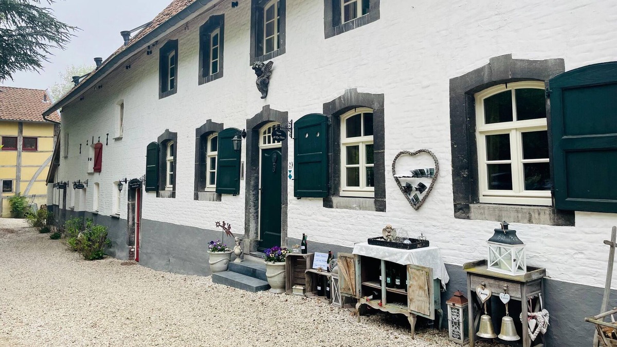 Slenaken House | Attractively furnished holiday home in Slenaken
