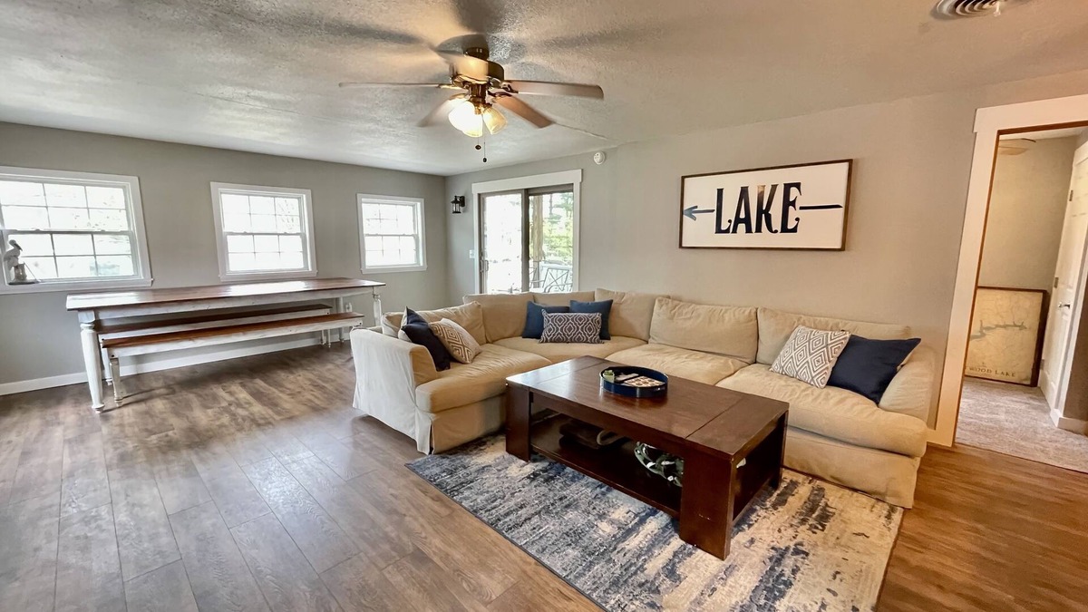 Sherrodsville Cottage | Atwood Lake Large Family Retreat