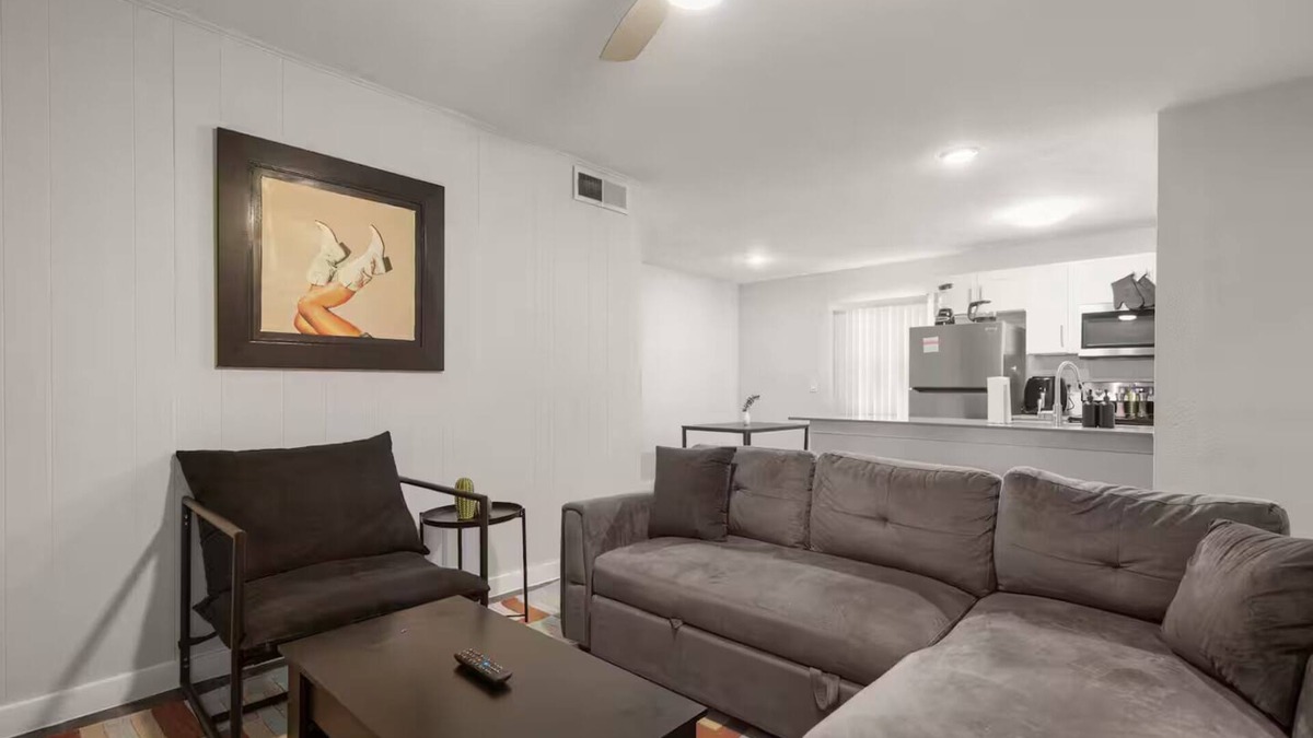 Hyde Park Apartment | ATX Casa Norte BnB ~ Near Hyde Park & UT Campus