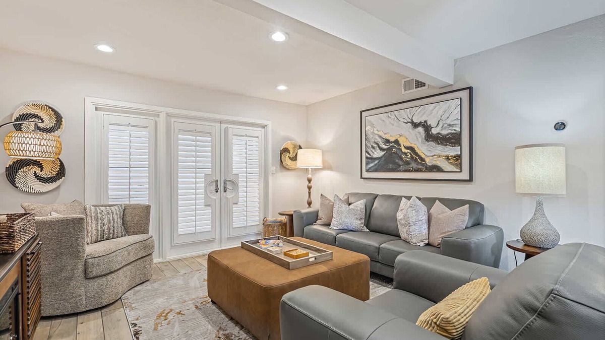 Tarrytown Condo | ATX Condo | Two-Step to the Tarrytown Treasure