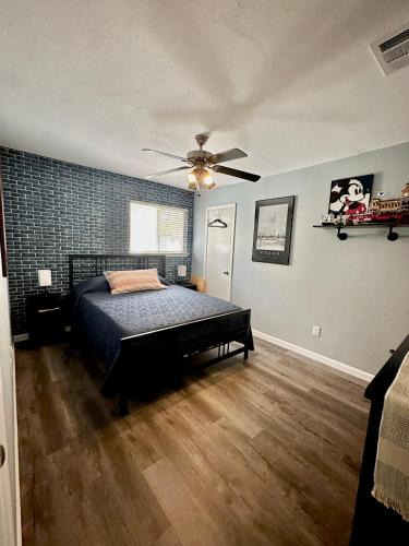 Milwood House | ATX North- Private room and Bathroom in Quiet Neighborhood