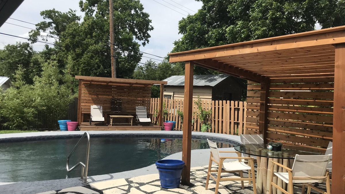 Windsor Park House | ATX Oasis 7 minutes from downtown! Monthly Specials!