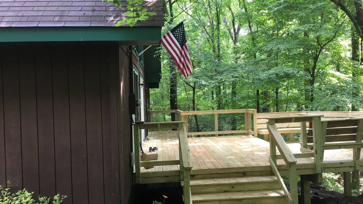 Clifftops Cabin | ATypical Cabin in Clifftops VRBO #891120 family & dog friendly