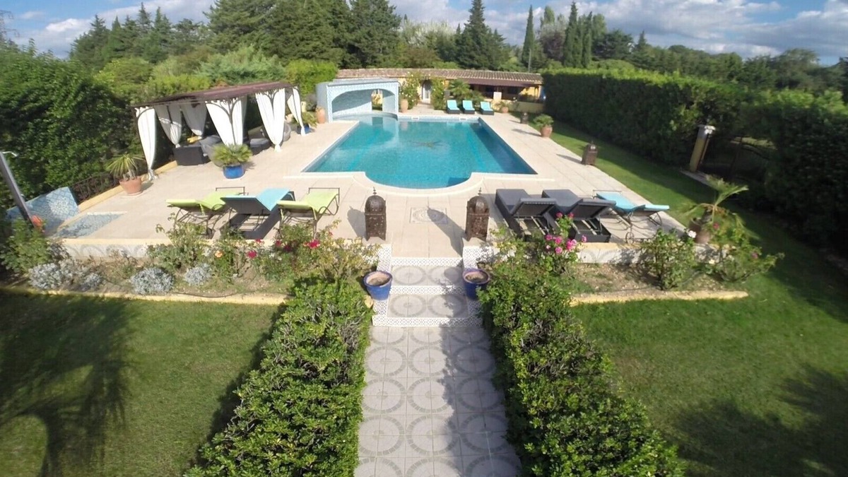 Carpentras Villa | Atypical house in the south of Provence near Avignon, 4 persons