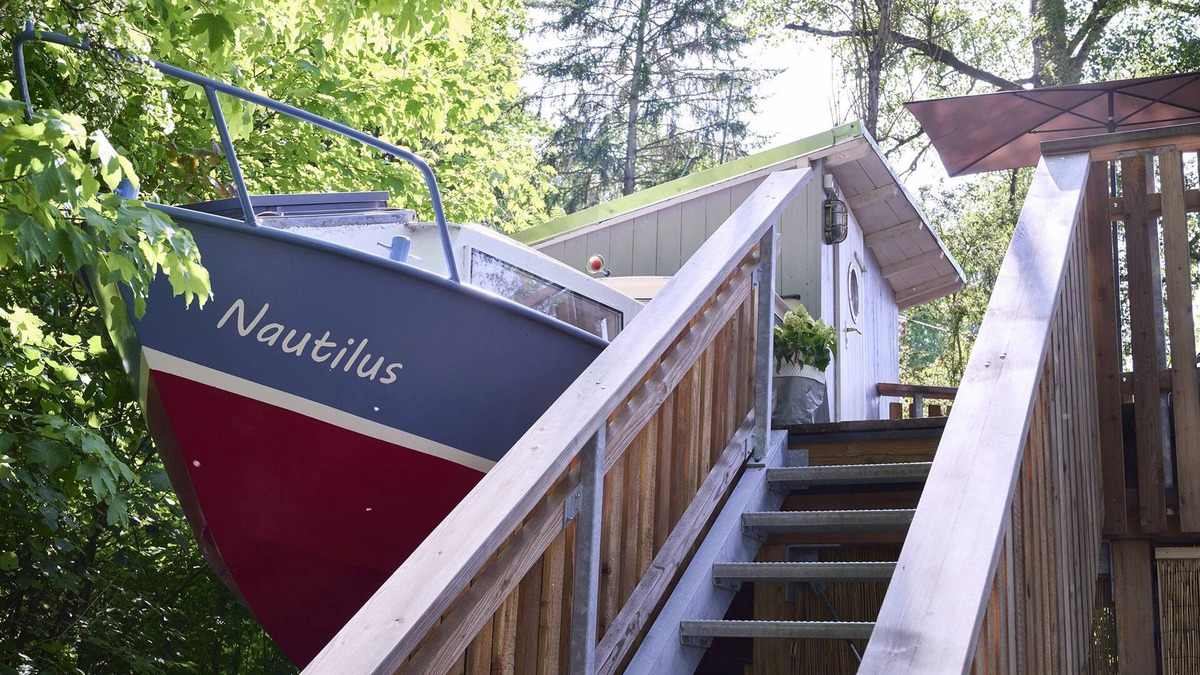 Bad Rodach Apartment | Außergewöhnliches Baumschiff mit Terrasse am Waldrand