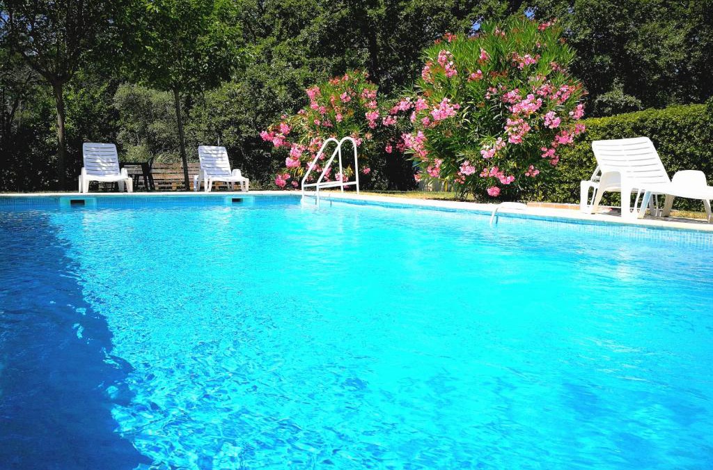 Villecroze Hotel | Au Bien Etre piscine chauffée