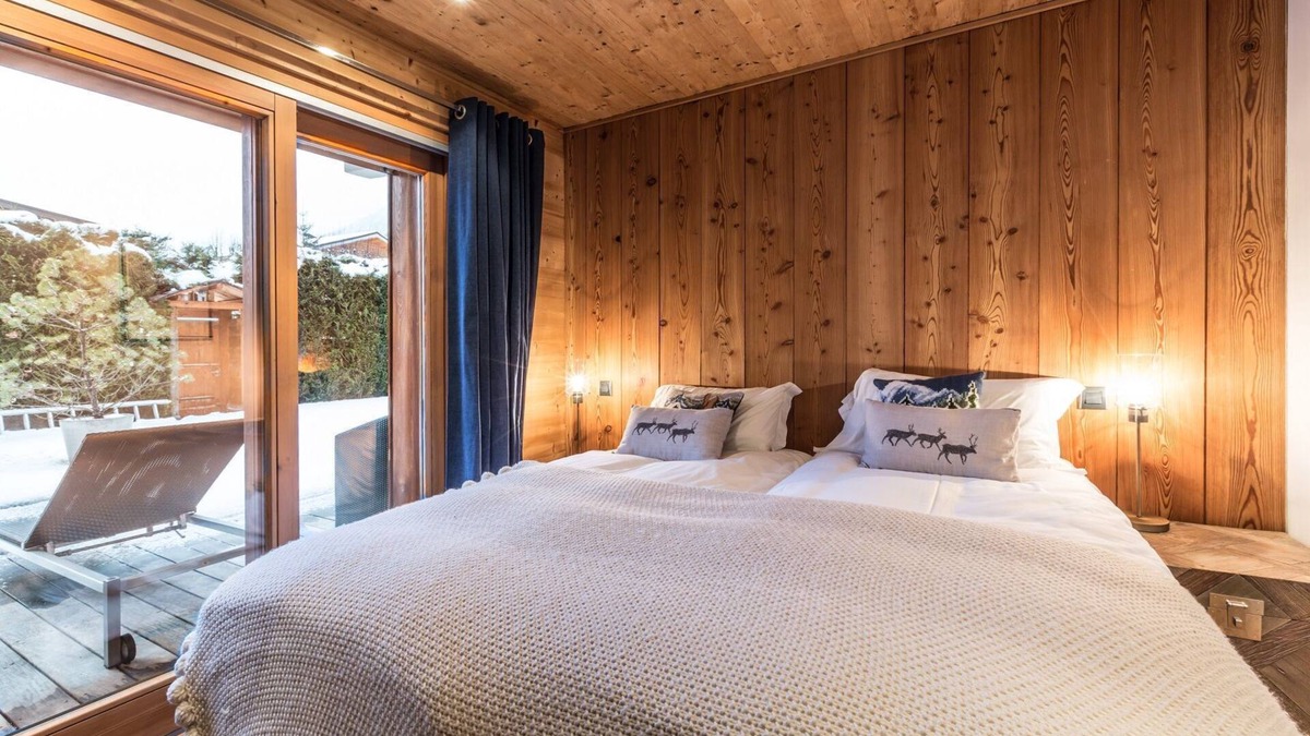 Chamonix City Centre Cottage | Au Bon Coin - an apartment that sleeps 8 guests in 4 bedrooms