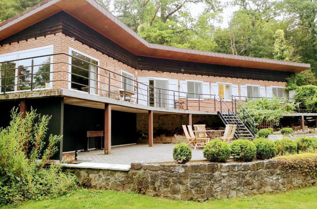 Bohon House | Au Bord De L'eau