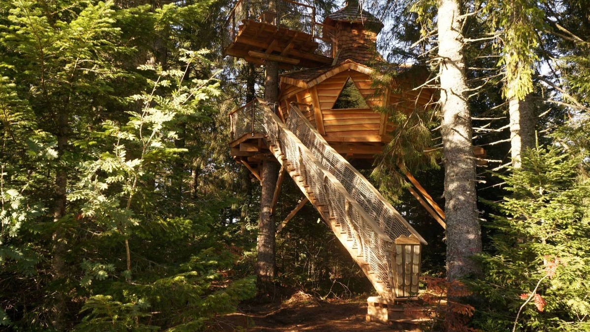 La Tour-dʼAuvergne Cabin | Au Brendezi tree house