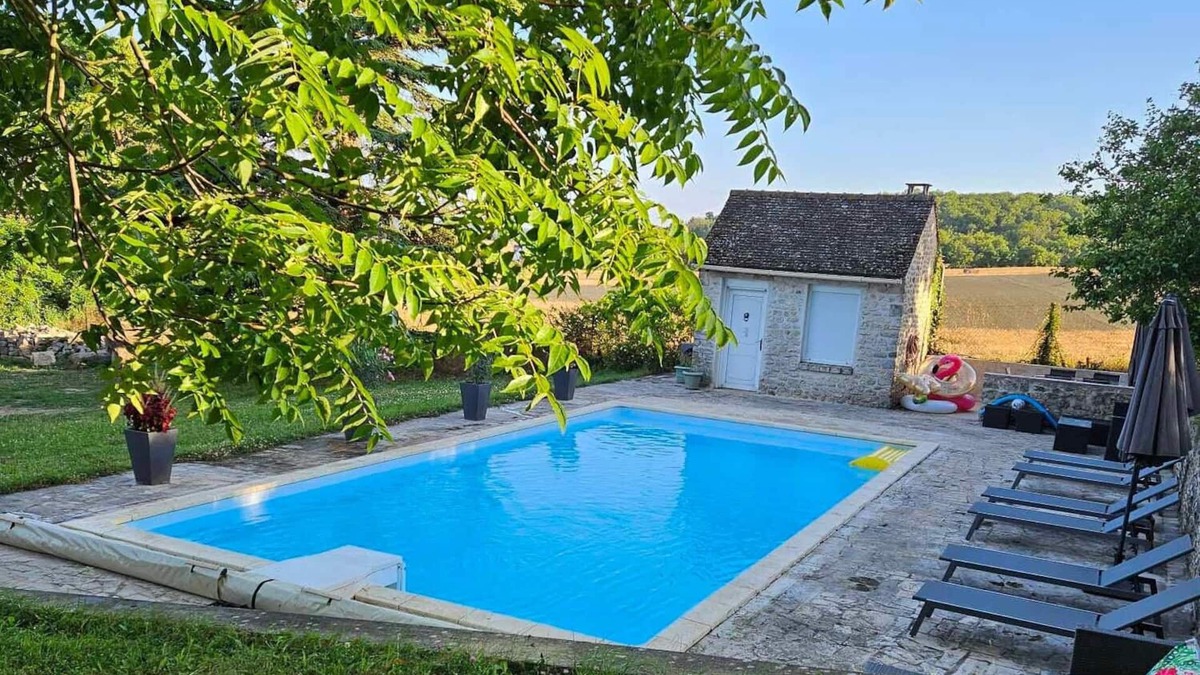 Valpuiseaux House | AU CALME DU GATINAIS - heated swimming pool, table tennis, pétanque and nature - 8 pers