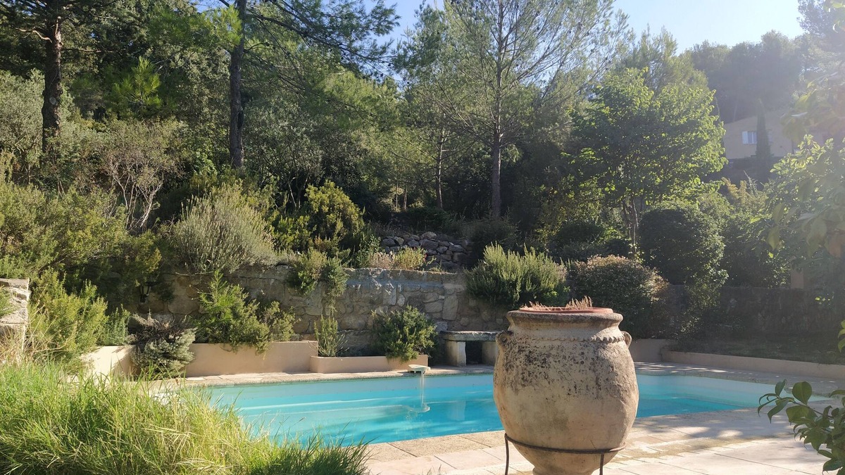 Cadenet Villa | Au Calme, Très Jolie Maison, bel Espace Piscine, Pool House, Cadre Champêtre