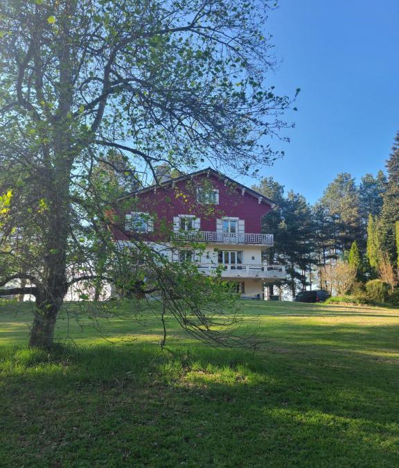 Busset House | Au Ch'Alex
