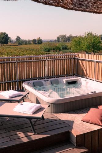 Saint-Sulpice-de-Faleyrens Apartment | Au Chai Bigaroux Saint-Emilion