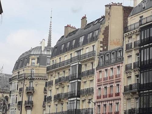 Sorbonne Apartment | AU COEUR de Paris AU PIED de notre Dame Studio equipe salle de bains wc calme clair type cabine clim ascenseur
